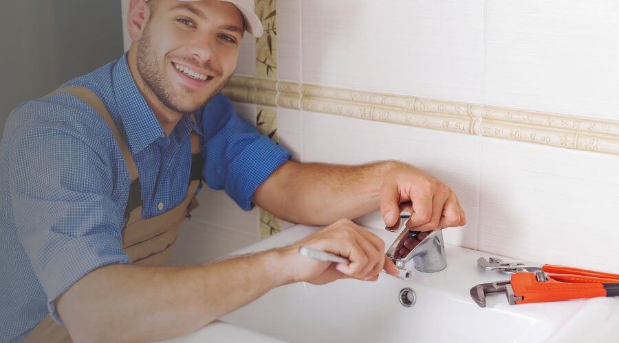 Handle or spout repair in Gideon, MO